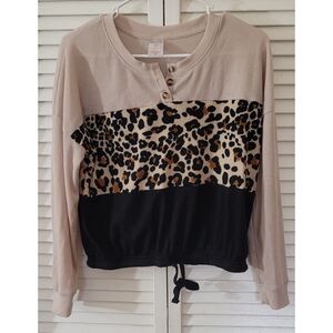 Brown Top with Leopard Print Bodice by No Boundaries – Size M